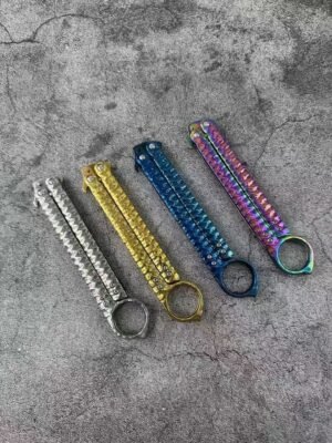 Balisong Karambit Eagle Claw Variation Schleudermesser Farbe Titanium Edition,Butterfly messer – Bild 2